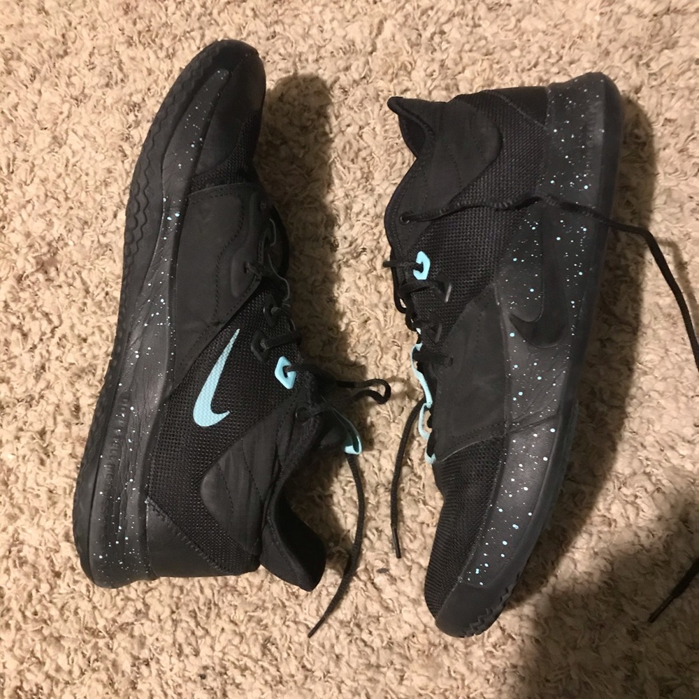 PG 3 Basketball Shoes